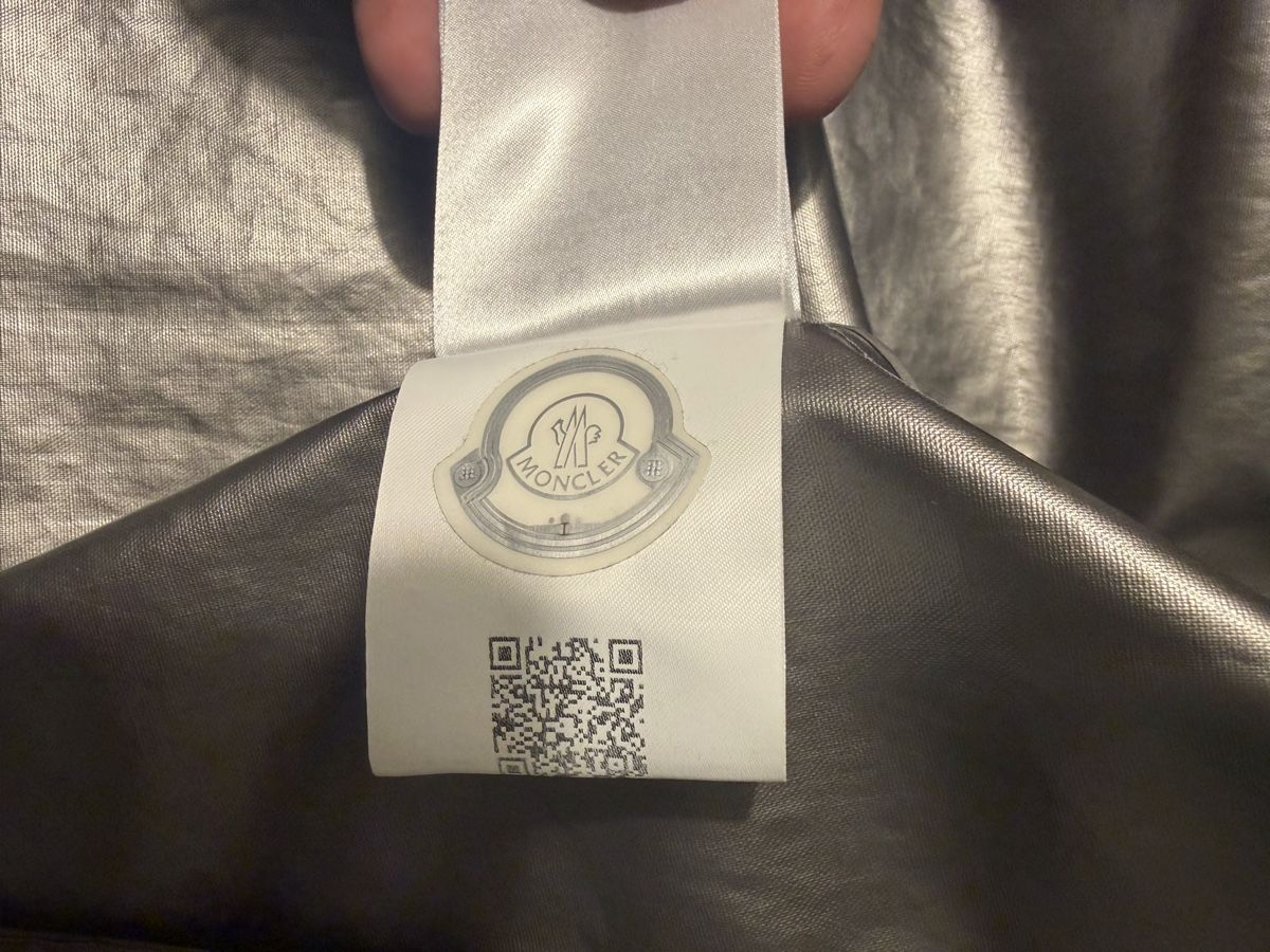 Giacche: Moncler Jacke – Usato da amriswil venduto da has_2xl8 4
