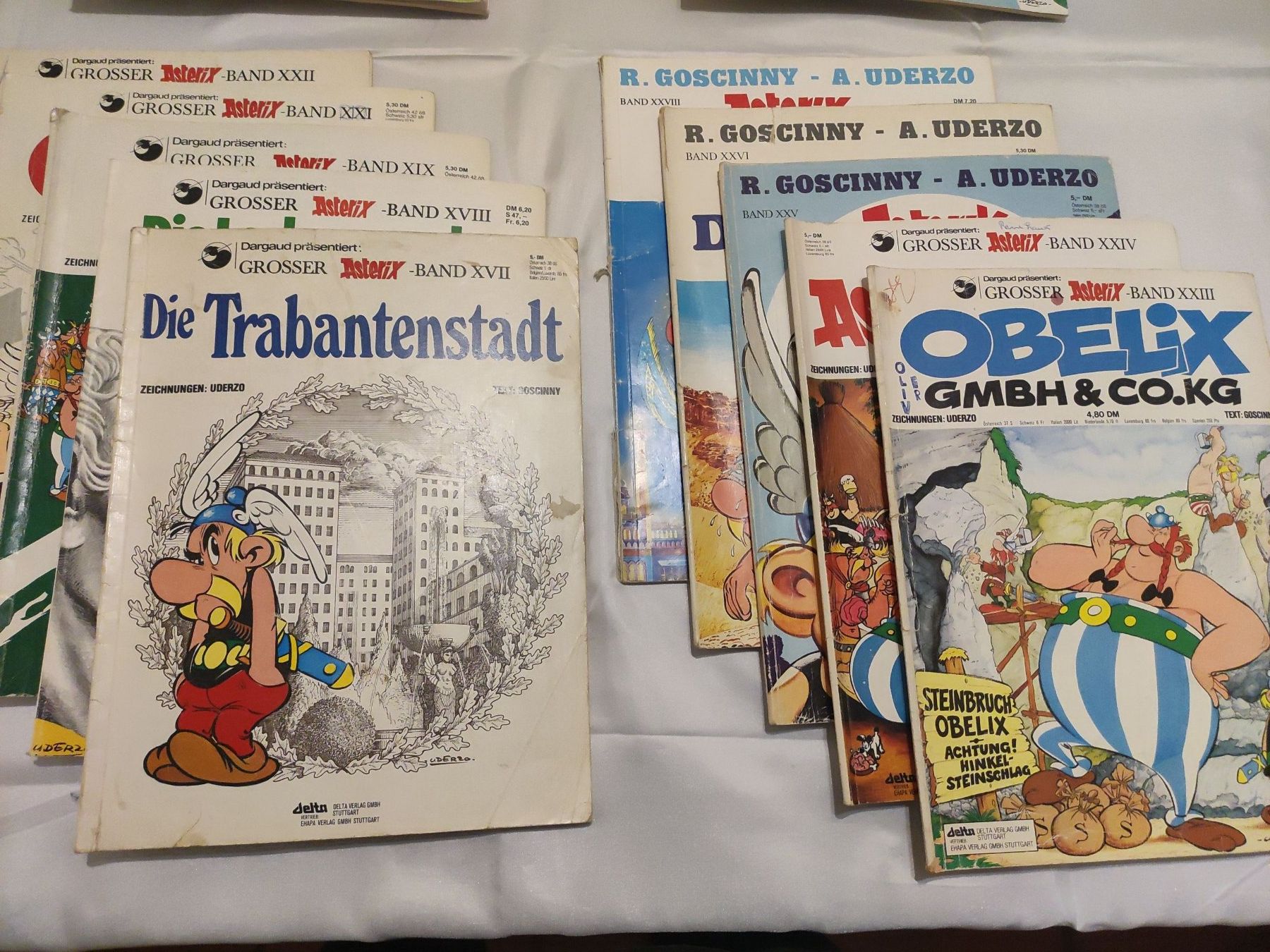 Comics: 25 Asterix + Obelix alte Auflagen Comics Sammlung – Gebraucht aus Hinwil von  3