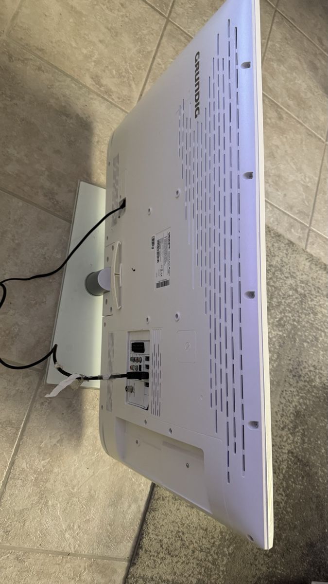 Grundig Fernseher: GRUNDIG 32 VLE 8131 WF LCD-TV – Gebraucht aus St.Gallen von gauwo 3