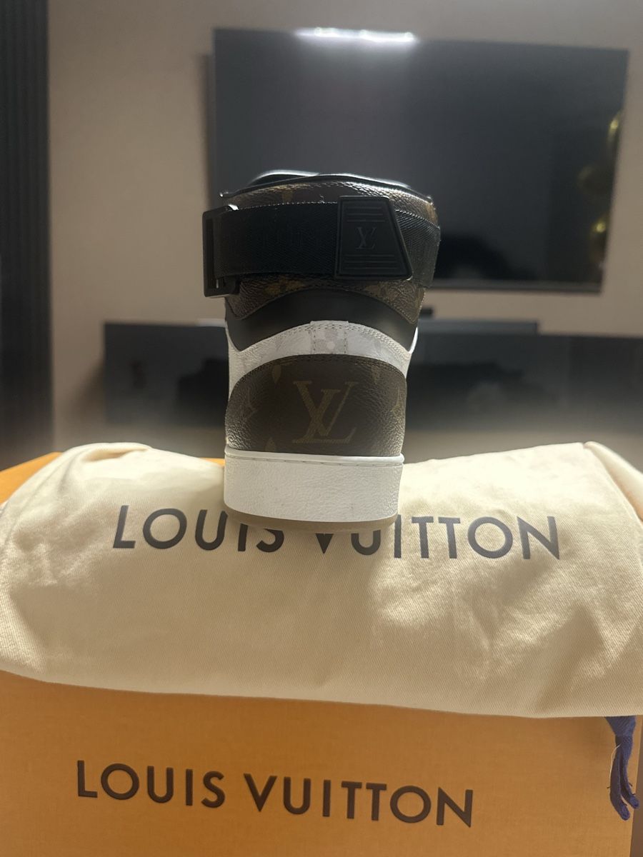 Louis Vuitton Chaussures hommes: Louis Vuitton Revoli Sneaker Boot (NICHT MEHR IM LV STORE) – Neuf (Voir description) à Bözen par jon_wn2j 2