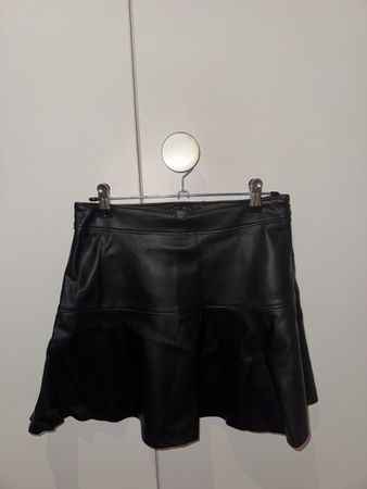 Jupe courte simili cuir noir taille 34 neuve