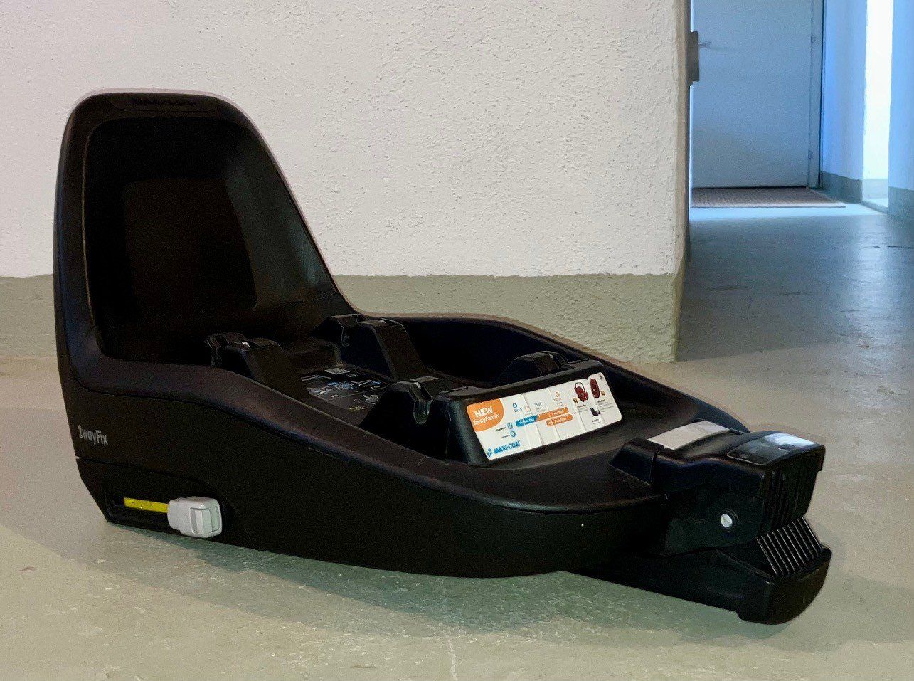 Maxi-Cosi Seggiolini per auto: Autositz-Basisstation Maxi cosi 2wayFix – Usato da Elgg venduto da Hindilebi 1