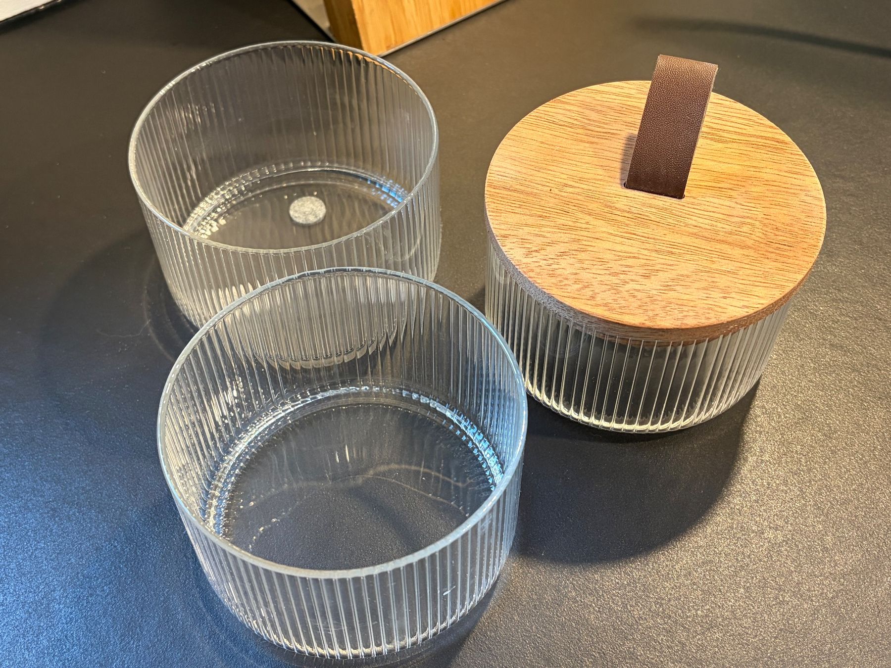 Cucine complete: Glasschalen mit Holzdeckel – Nuovo (secondo la descrizione) da Granges-Paccot venduto da LWaeber 1