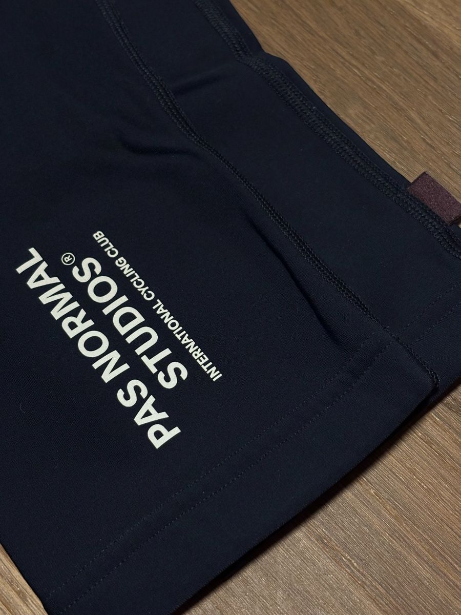 Pas Normal Studios Leggings: PNS Knee Warmers – Nuovo (secondo la descrizione) da Mels venduto da exploremore 1