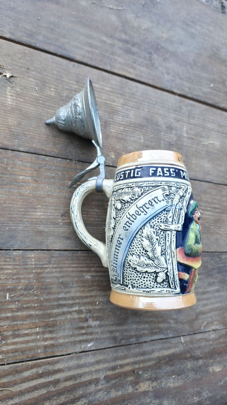 Gläser: Bierkrug mit Metalldeckel  – Gebraucht aus Birrwil von maz_rb66 2