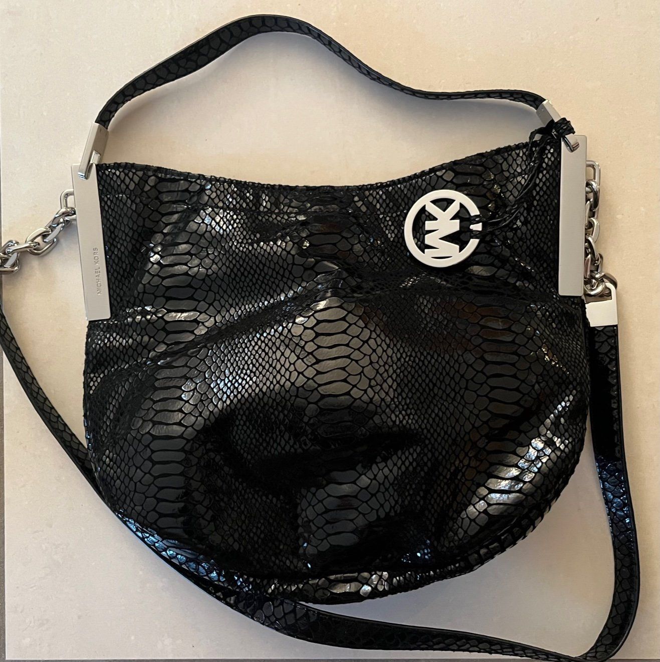 Michael Kors Taschen für Damen: Sac à main Michael Kors, cuir, effet Python, noir – Neu (gemäss Beschreibung) aus St-Prex von SoLu21