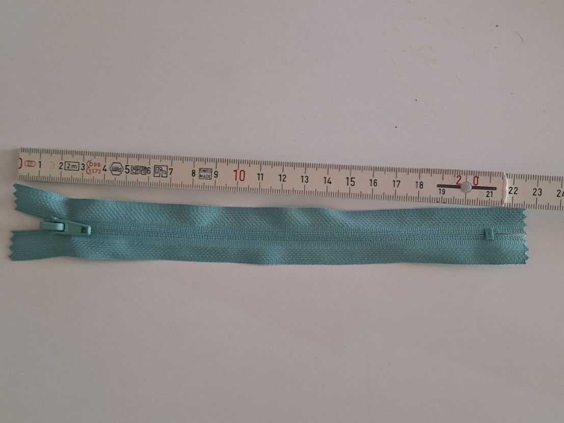 Tessuti: Reisverschluss 20cm türkis – Usato da Wetzikon ZH venduto da NaWetzi