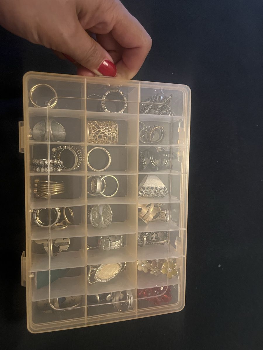 Sonstiger Schmuck: Schmuckring Sammlung Box gemischt guter Zustand – Gebraucht aus Olten von sae_82z2 1