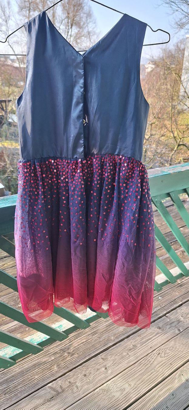 H&M Vestiti & Gonne: Mädchen Kleid 👗 140 – Usato da Othmarsingen venduto da Dijana1985 2