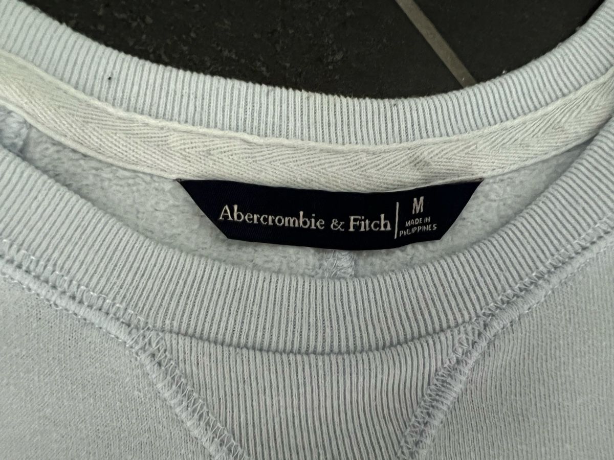 Abercrombie Maglioni & Felpe: Abercrombie & Fitch Pulli in Hellblau – Usato da Inwil venduto da 27sonnenschein 3