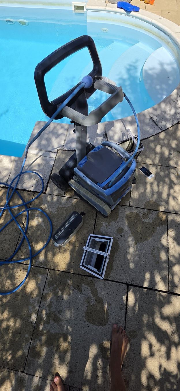 Dolphin Accessori per Piscine: Poolroboter Maytronics Dolphin M700 APP Poolreiniger Profi – Usato da Breitenbach venduto da gnieserli 3