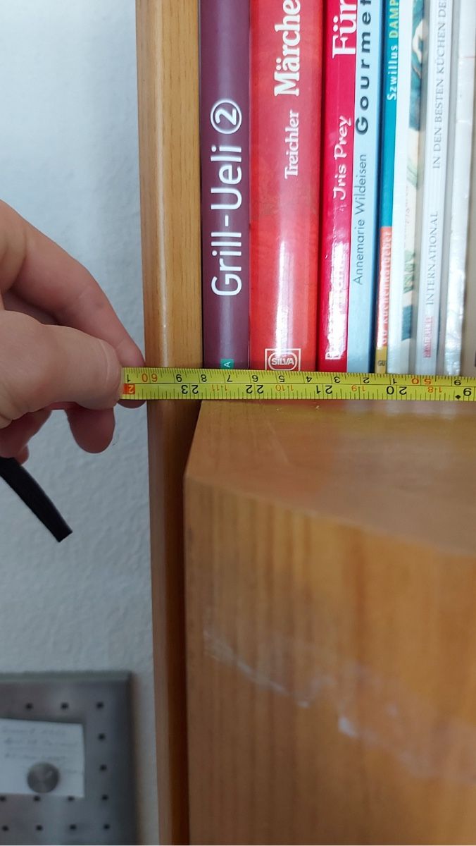 Cassettiere: Kommode mit Glastür – Usato da Dussnang venduto da Phil.Sm 3