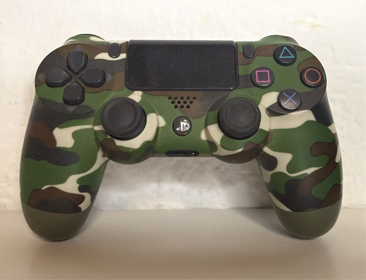 Sony Controller: Sony PS4 Controller Camouflage – Usato da Ehrendingen venduto da bubulence