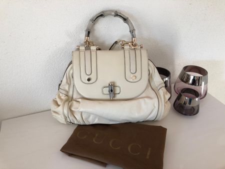 Gucci Handtasche mit Schulterriemen Bamboo cremeweiss 