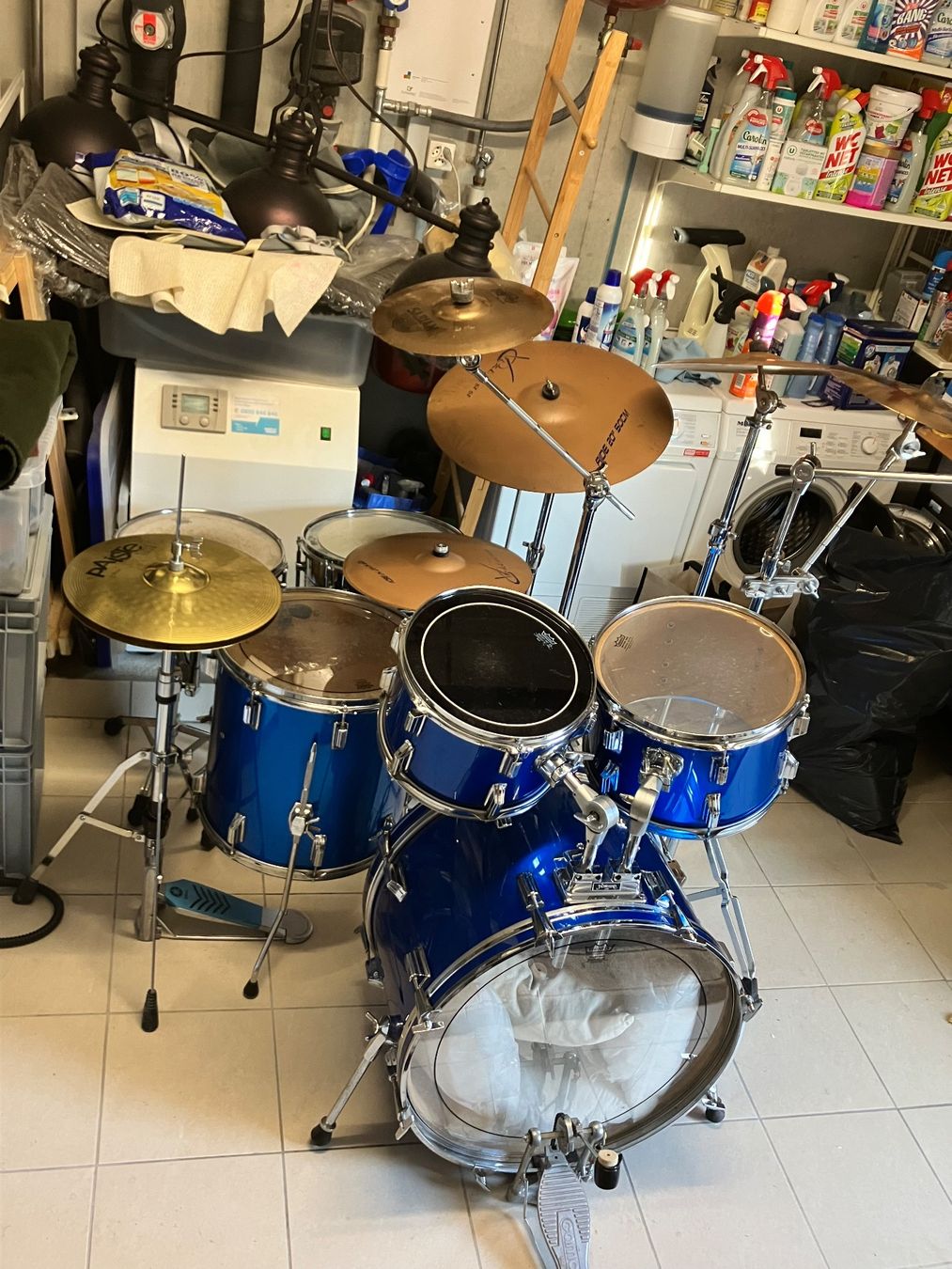 Strumenti musicali: Batterie acoustique bleue complète – Usato da Auvernier venduto da BelPheghor