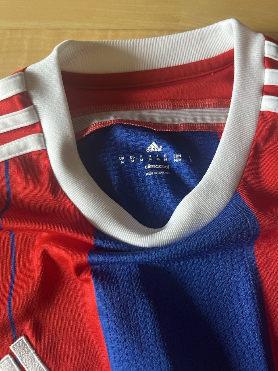 Bayern München Canottiere & Pantaloni: FC Bayern München Trikot 2012/13 – Usato da Wallisellen venduto da theadicts77 1
