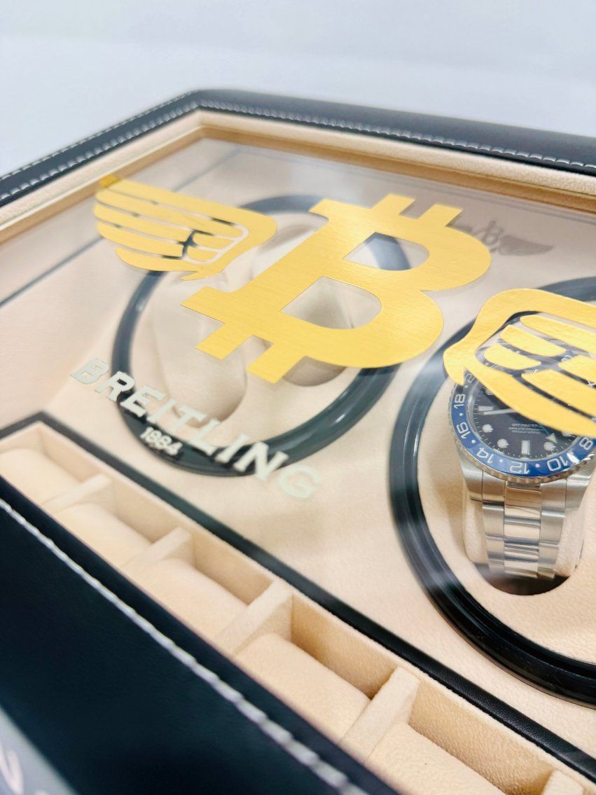 Breitling Uhrenboxen: Handsigniertes Pop-Art Luxus-Designobjekt "In Time We Trust" – Neu und originalverpackt aus Hornussen von tha_l6qp 2