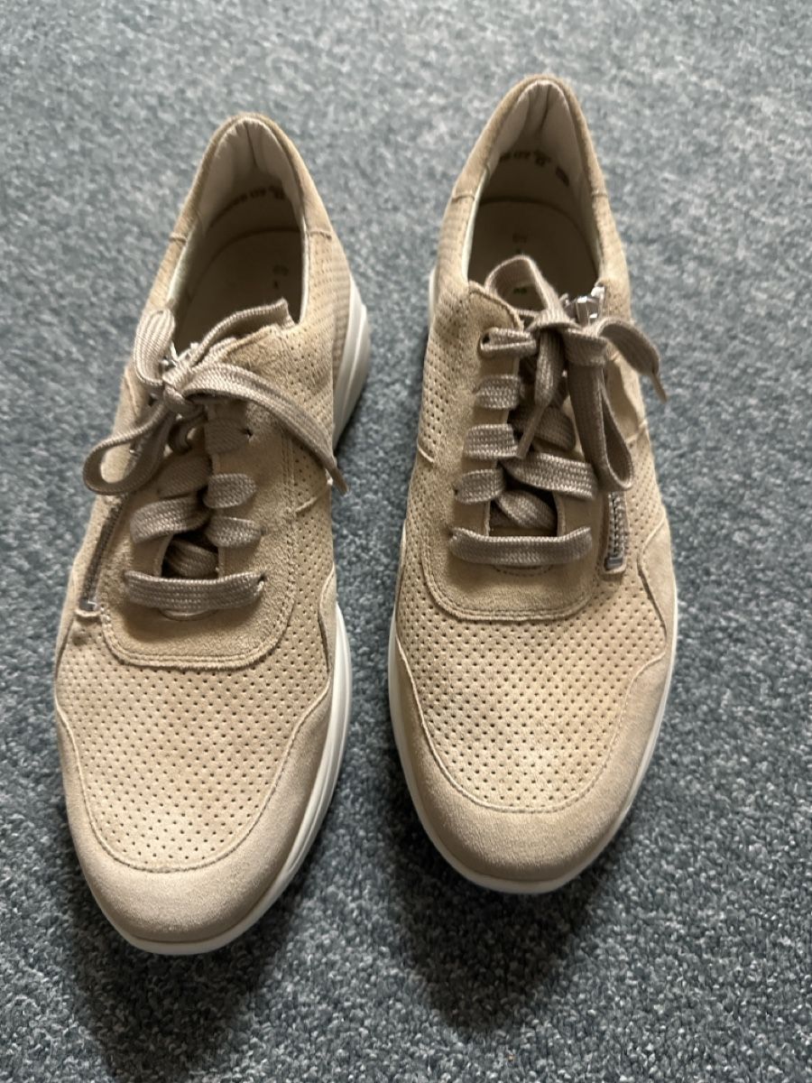 Scarpe da donna: Solidus Sneaker Kea beige Gr 6.5 neu – Nuovo e nell'imballaggio originale da Baltschieder venduto da YmroBe