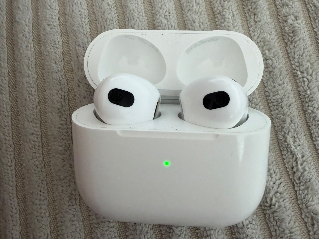 Apple Kopfhörer: APPLE AirPods – Gebraucht aus Niederwangen BE von KBL85