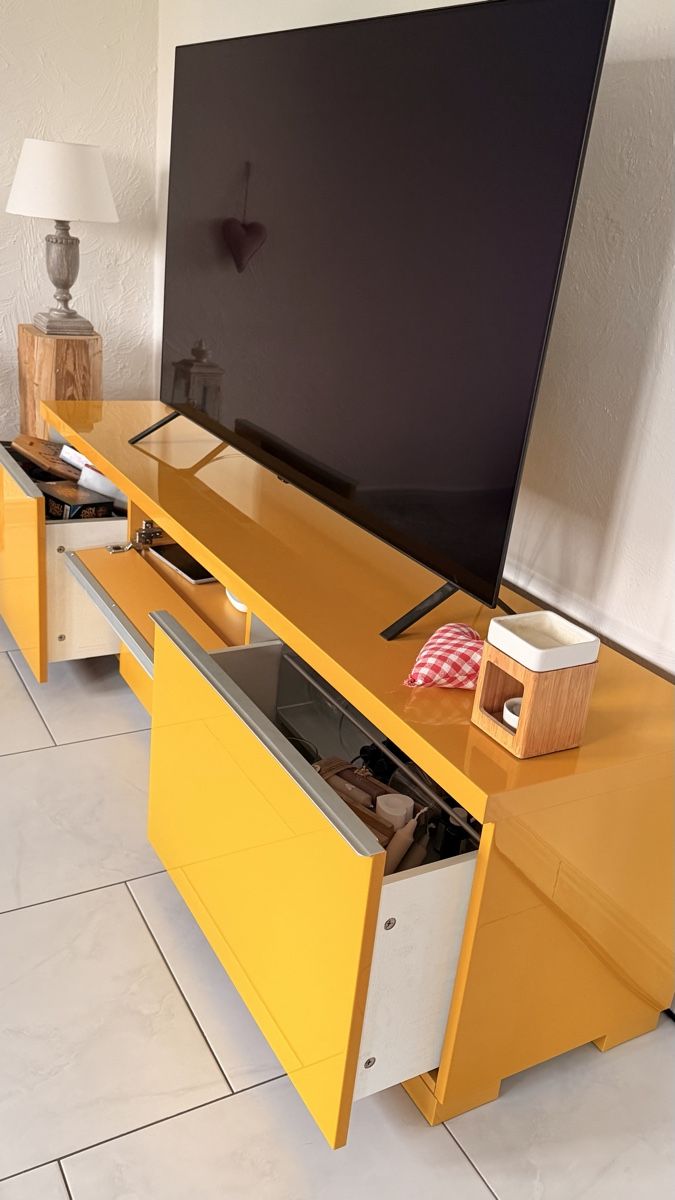 Ikea Mobili TV: Sideboard/ TV-Möbel – Usato da Rüegsauschachen venduto da baumgartnergabi 2