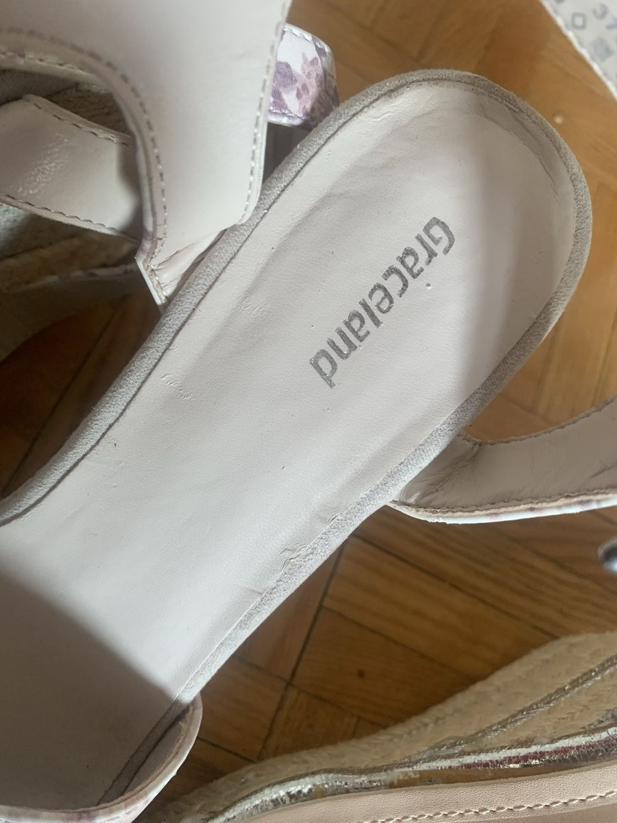 Scarpe da donna: 2 Sandale gr 39 – Usato da Gutenswil venduto da Bregenzer8610 2