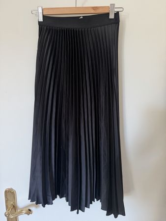 Jupe noir taille XS mise 1x 