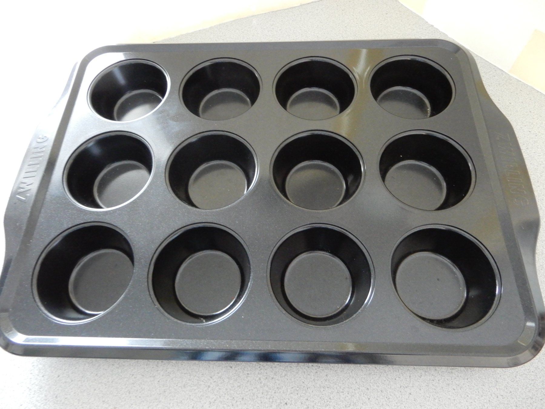 Zwilling Teglie da forno: Zwilling Muffin Backform, 12 Stück – Nuovo (secondo la descrizione) da Burgdorf venduto da Liss