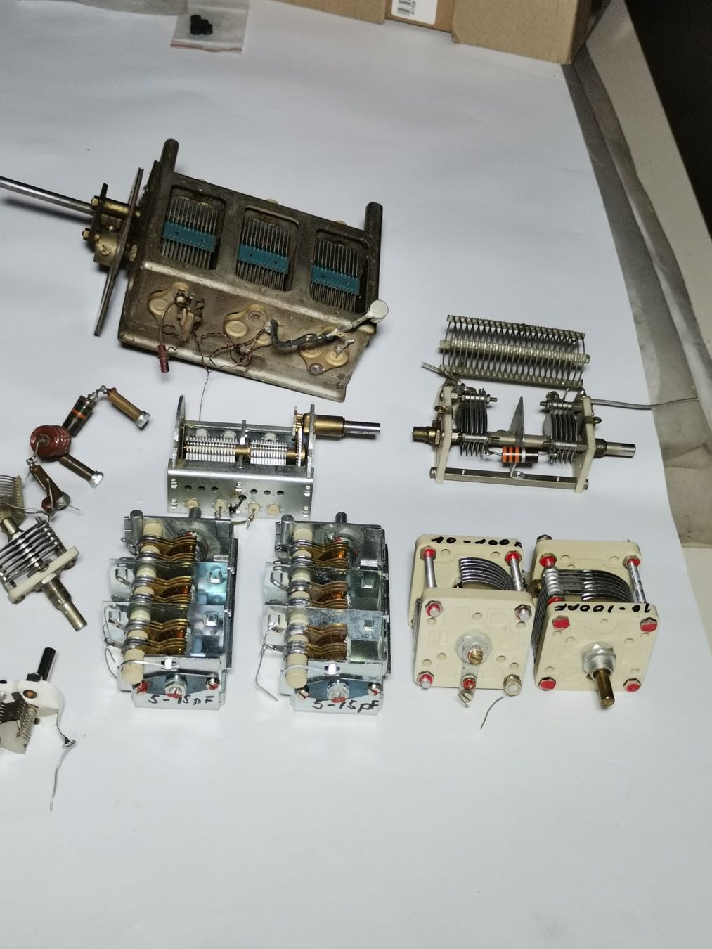 Composants électroniques: Drehkondensator – D'occasion à Kleindöttingen par Katze99