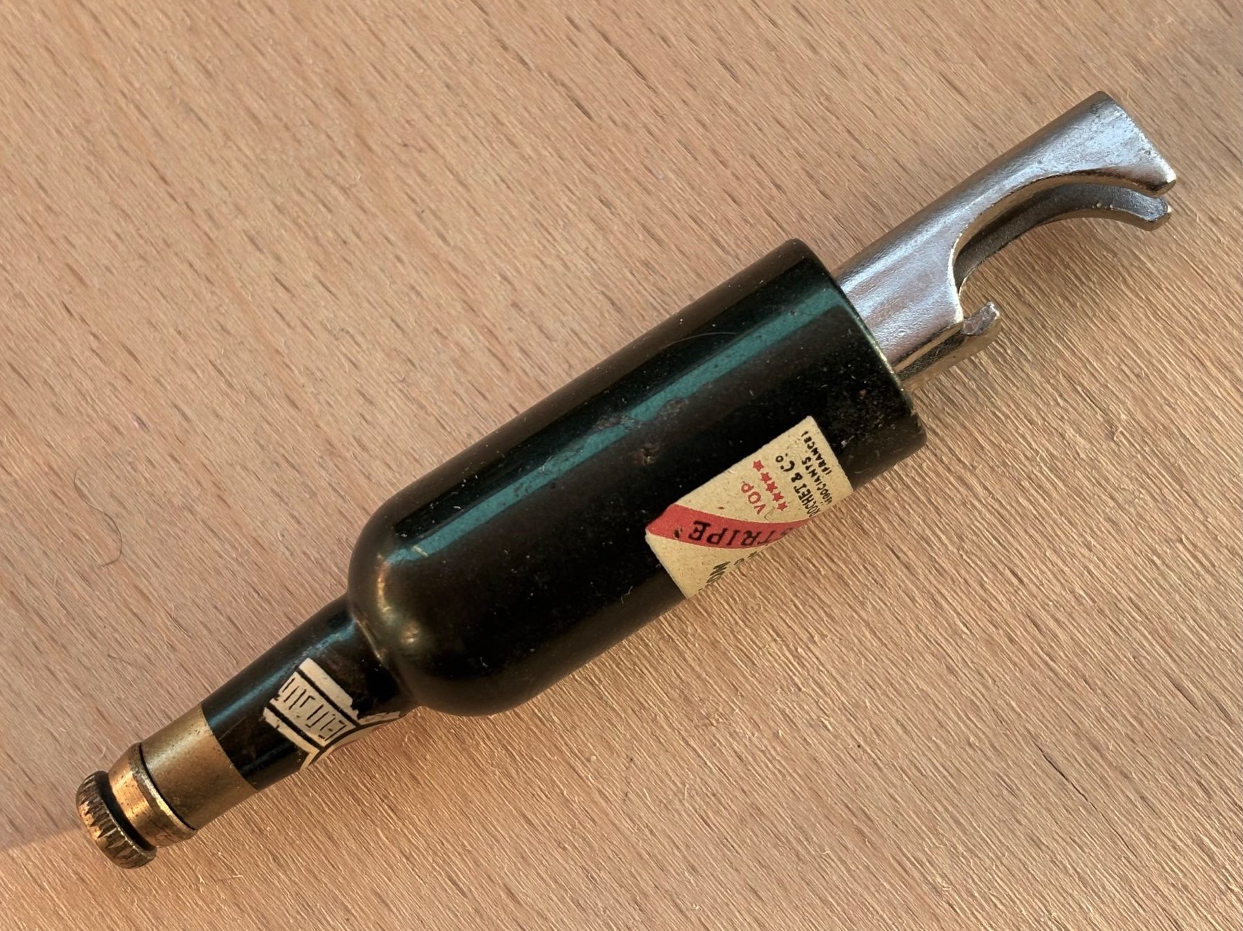 Apribottiglie & Tappi per chiusura: antiker kleiner Flaschenöffner in Form einer Flasche – Usato da Lüchingen venduto da Eeizo 2