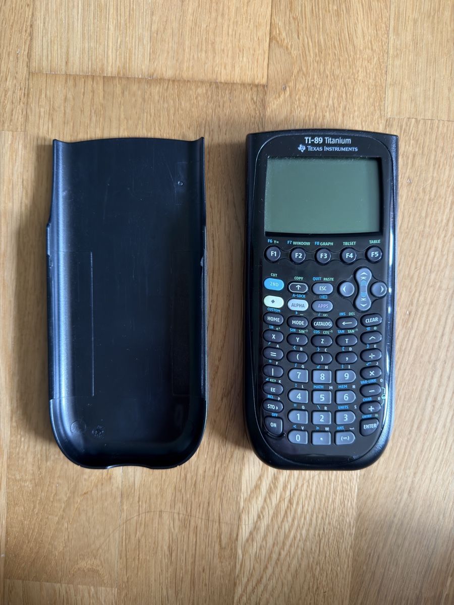 Texas Instruments Calculatrices: Taschenrechner TI-89 Titanium – D'occasion à Winterthur par m.ro. 2