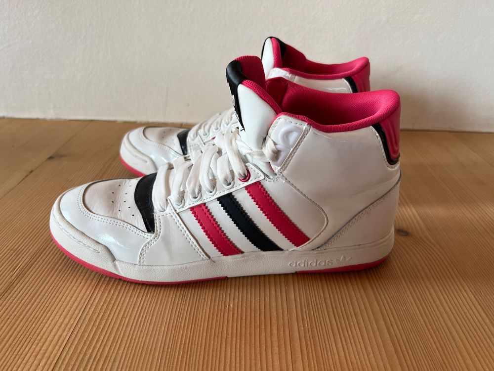 Adidas midiru hot sale court 2.0