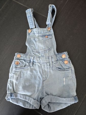 Latzhose Denim hellblau Grösse 110