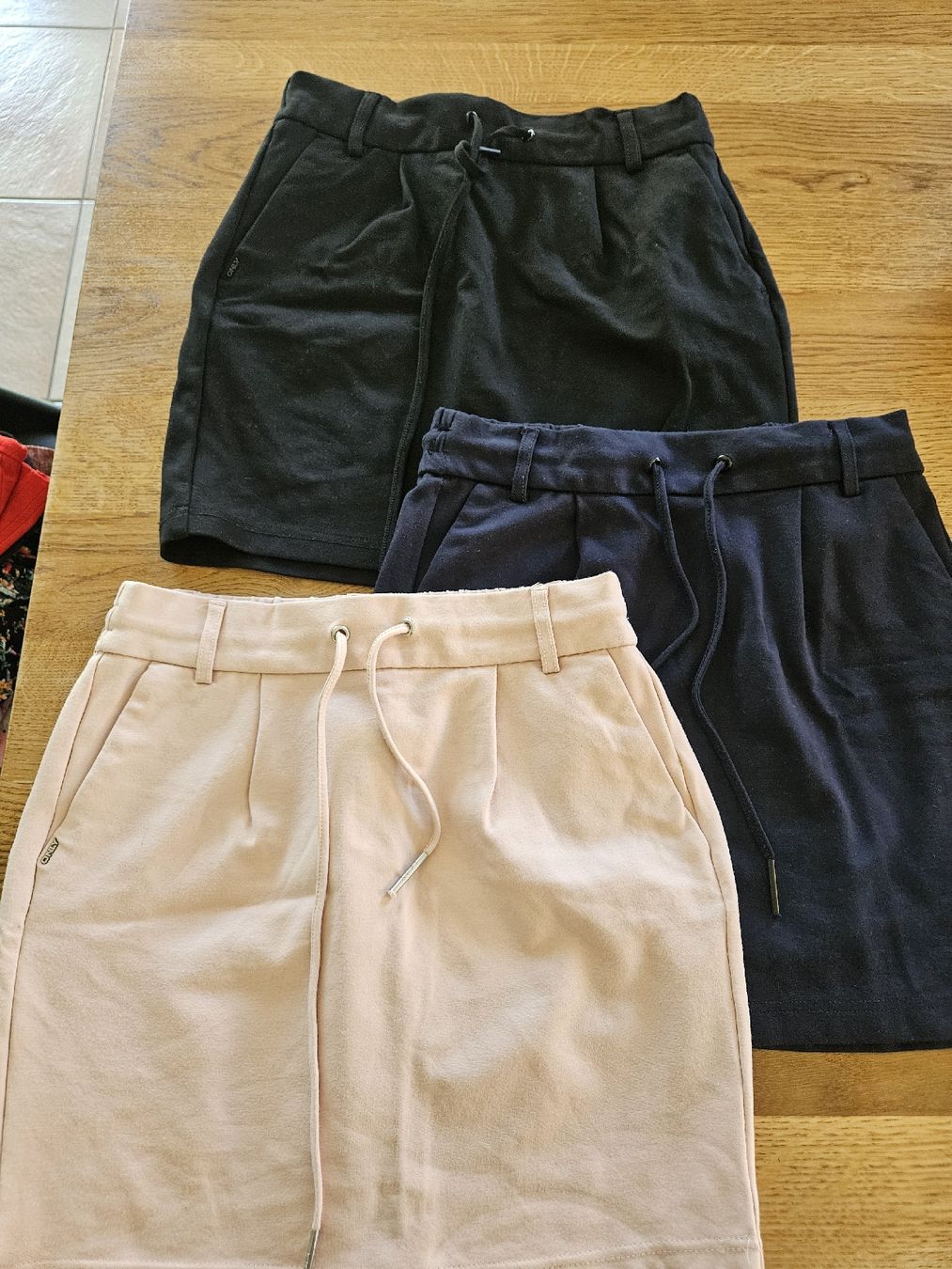 Gonne: lot jupes taille XS – Usato da Vétroz venduto da sas_yln5 1