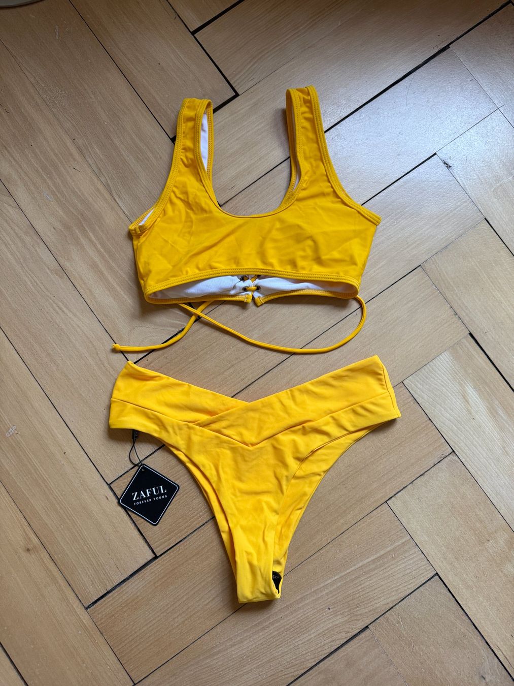 Zaful Costumi da bagno & Bikini: ZAFUL - Bikini gelb S-M (NEU) – Nuovo e nell'imballaggio originale da Zürich venduto da Diazaio