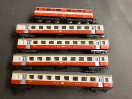 Lima Re 6/6 Swiss Express und 4 Wagen mit Licht/Passagieren