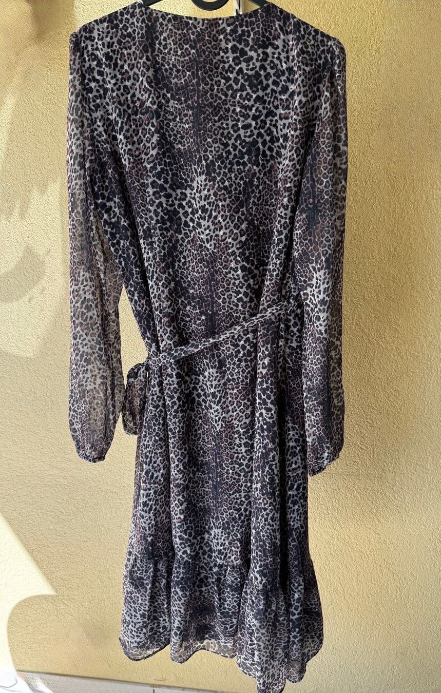 Guess Vestiti: GUESS robe portefeuille taille S – Nuovo (secondo la descrizione) da Confignon venduto da Janka12 2