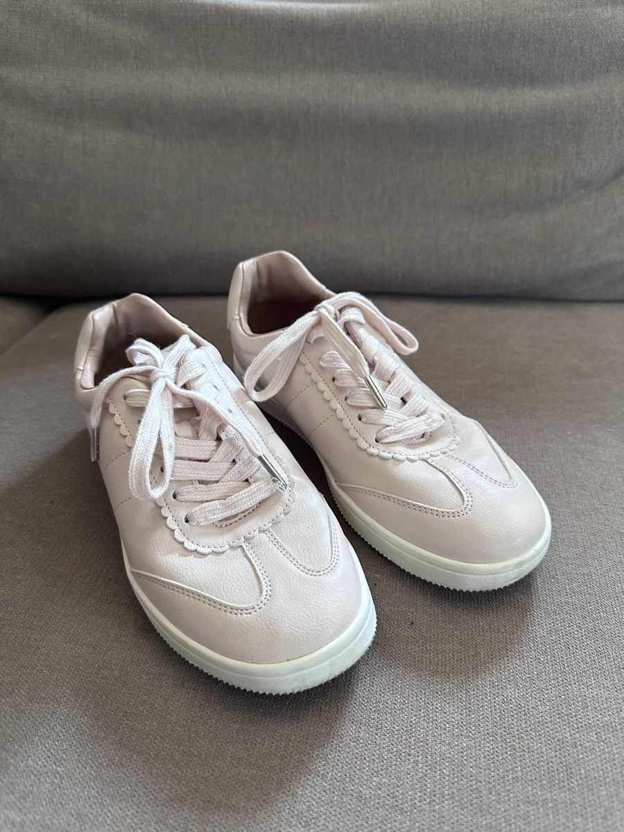 Scarpe da donna: Lederturnschuhe – Nuovo (secondo la descrizione) da Mettmenstetten venduto da Baloo76