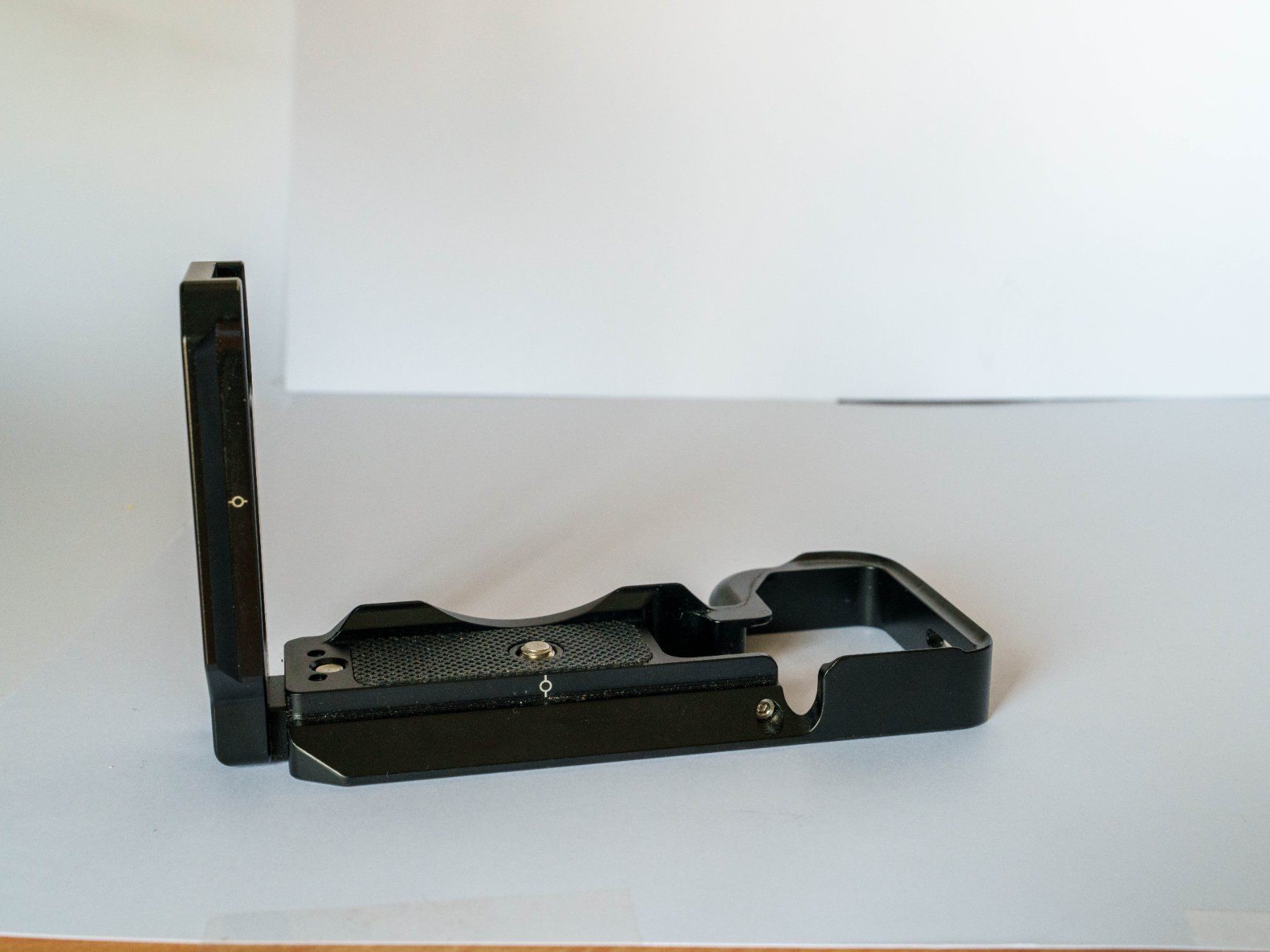 Smallrig Altri Accessori: L-Winkel für SONY Alpha 6600 – Usato da Schaffhausen venduto da piqu