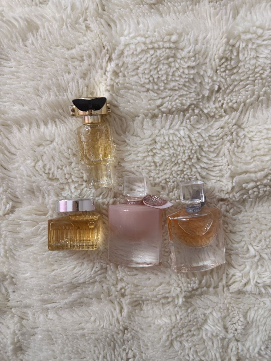 Profumi & Eau de Toilette: 4 miniatures parfums collection – Nuovo (secondo la descrizione) da Lausanne venduto da ane_5hjd