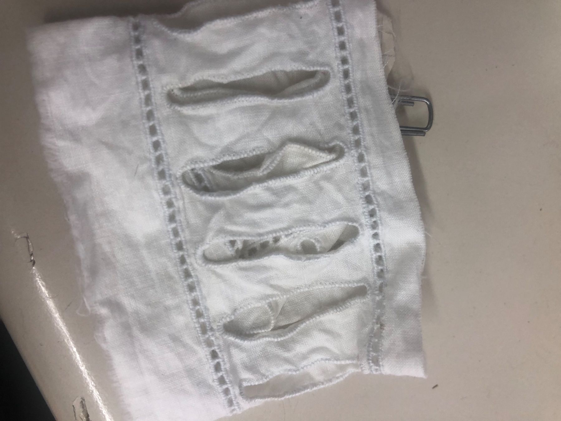 Tessuti: Spitze , weiss,  25 cm lang, 5 cm breit – Usato da Pratteln venduto da sLaedeliBB