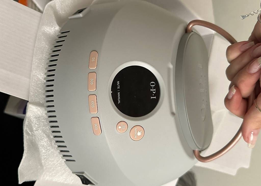 Lampes: LAMPADE PROFESSIONALI UV LED NAILS – D'occasion à Mendrisio par esthetic111