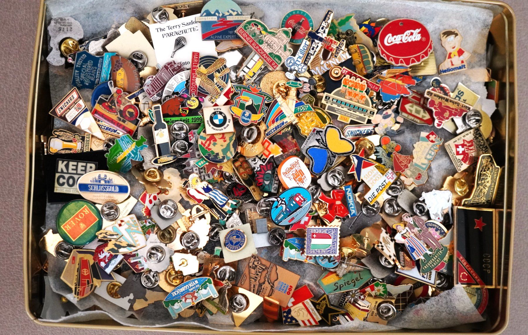 Placchette & Badge: Pin Sammlung/Anstecknadeln ca 4 Kg – Usato da Worb venduto da worb01 1