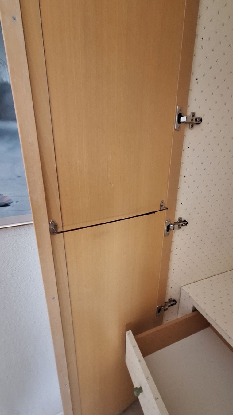 Schränke: Kleiderschrank – Gebraucht aus Goldau von dgh_bwh7 3