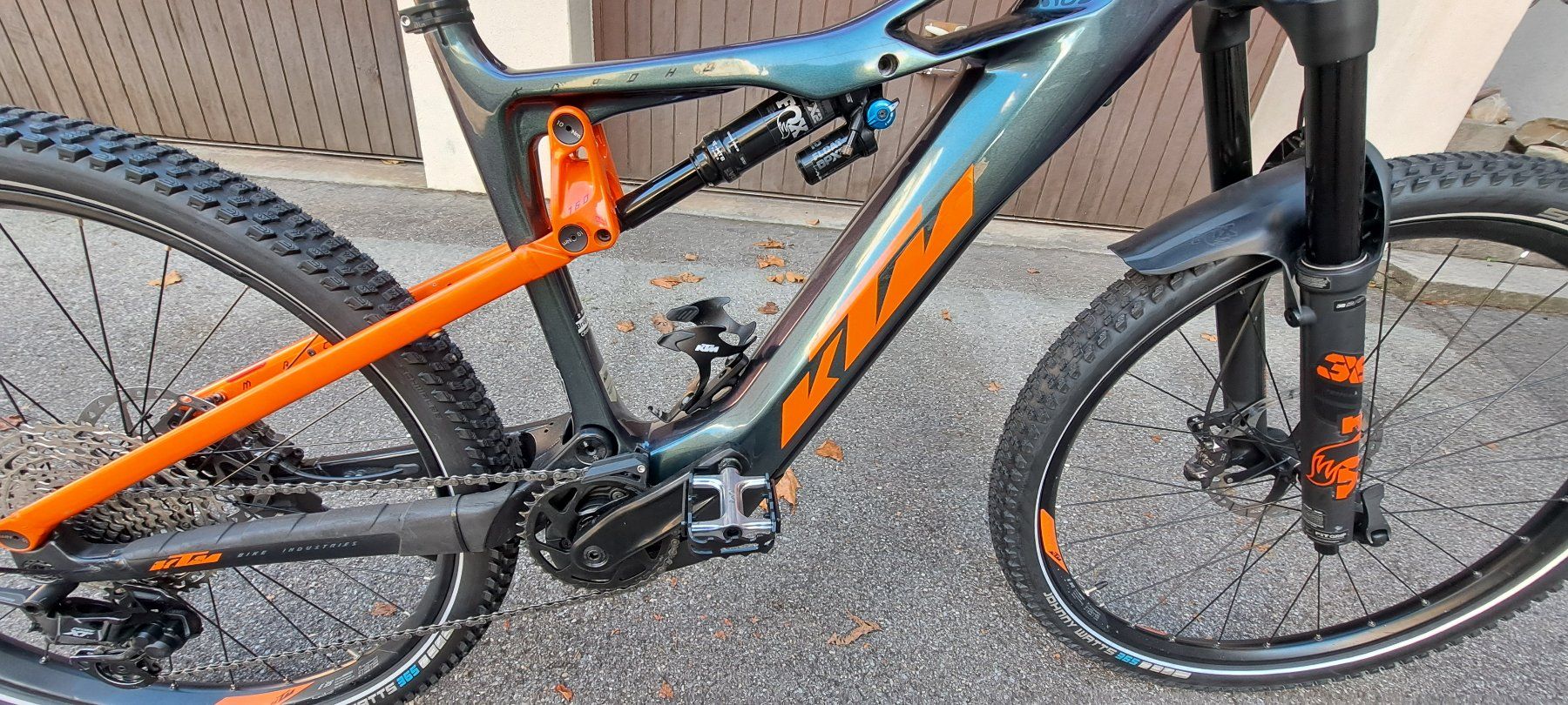 KTM Biciclette: KTM Macina Kapoho Master Fully Carbon E-Bike Shimano XT Bosc – Usato da Oberägeri venduto da 455 3