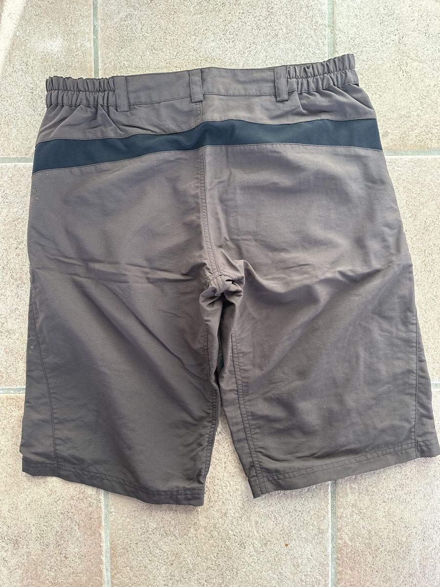 Pantalons: Ixs Sport Shorts, Grösse M – D'occasion à Ringgenberg BE par nordwind. 2