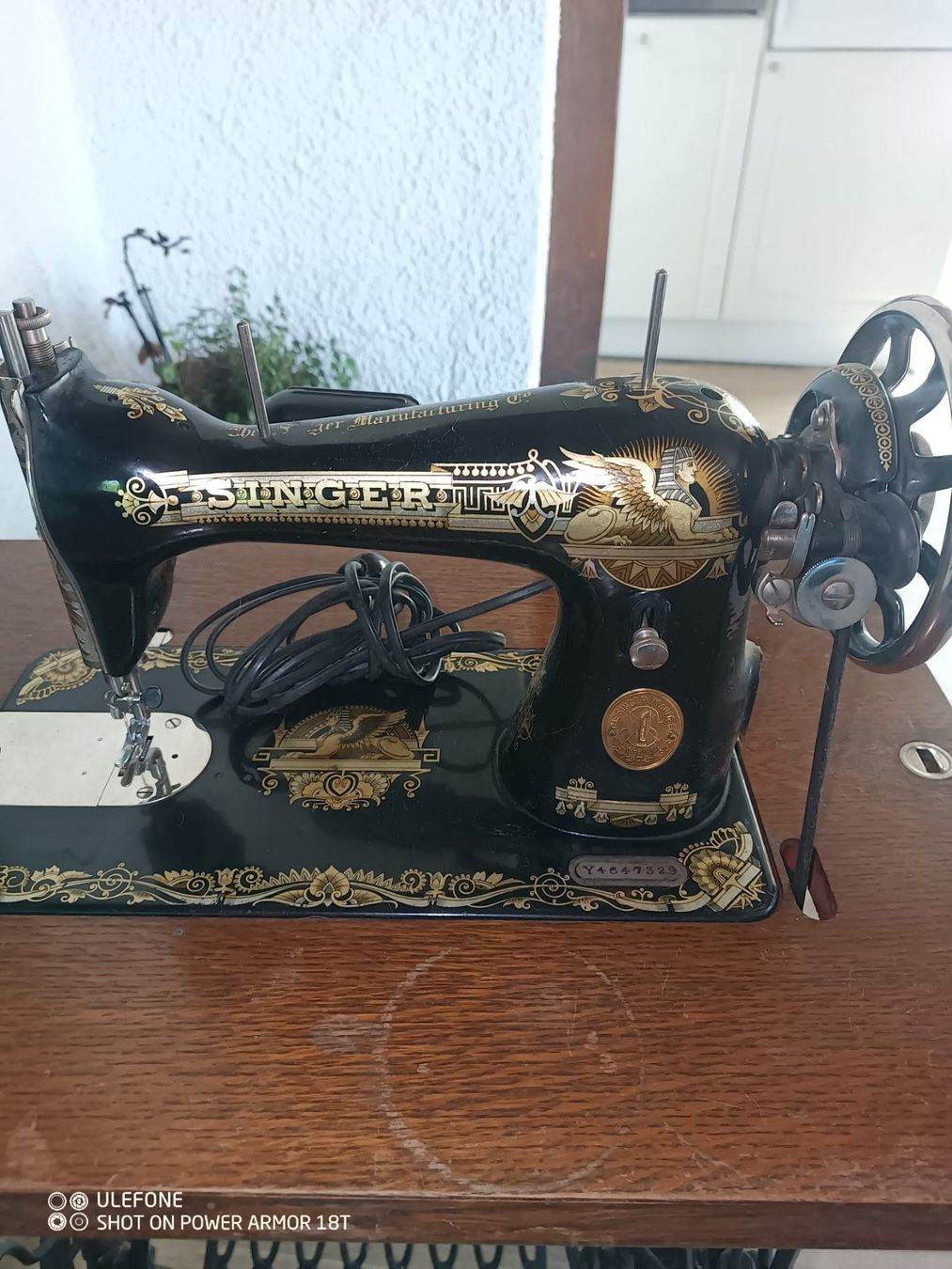 Singer Machines à coudre: Alte Singer Nähmaschine – D'occasion à Au SG par fiat27 1