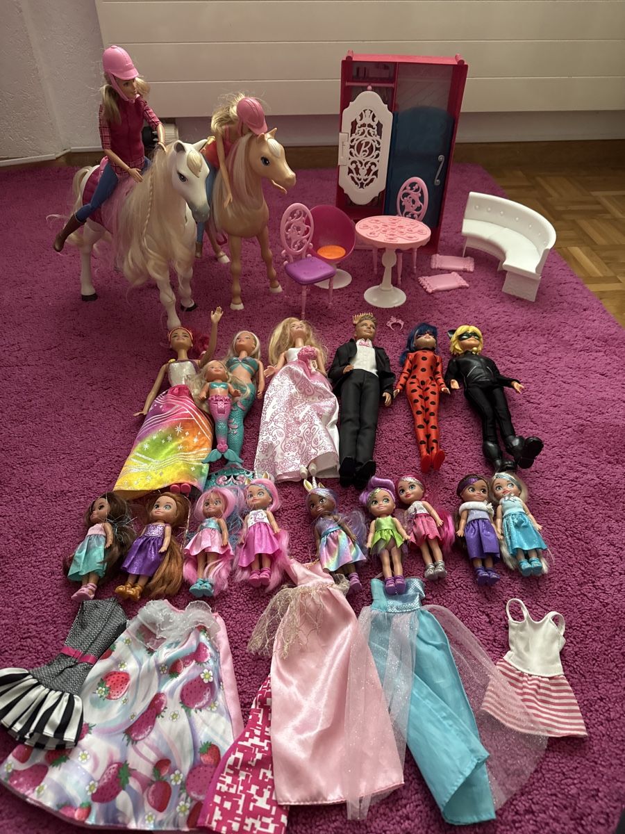 Giocattoli: Riessiges Barbiepaket – Usato da Schmerikon venduto da BiancaM03
