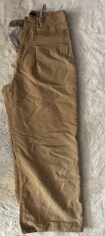 Zara Pantaloni: Pantalon beige coupe droite – Usato da Bernex venduto da claraaaa4 1