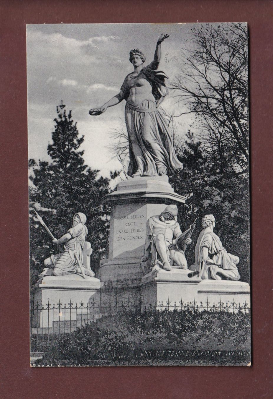 Cartoline postali: BASEL - St. Jakob-Denkmal - 1906 glatt – Usato da Pully venduto da nicecards