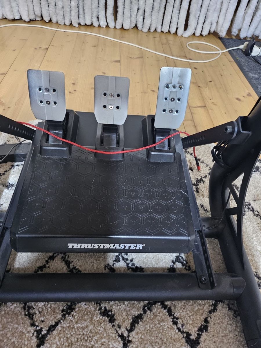 Oplite Stühle: Racing Stuhl inkl. Thrustmaster Lenkrad, Pedalset, Shift – Gebraucht aus Horgen von schalina19 6